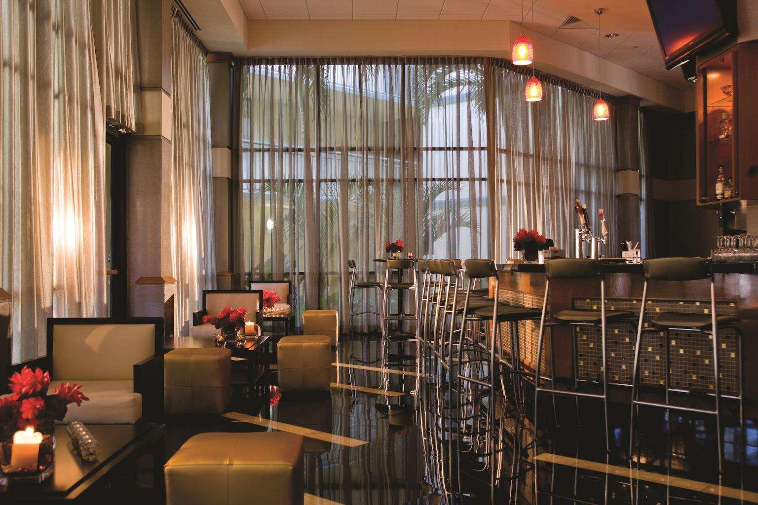 Doubletree By Hilton Palm Beach Gardens Exterior photo