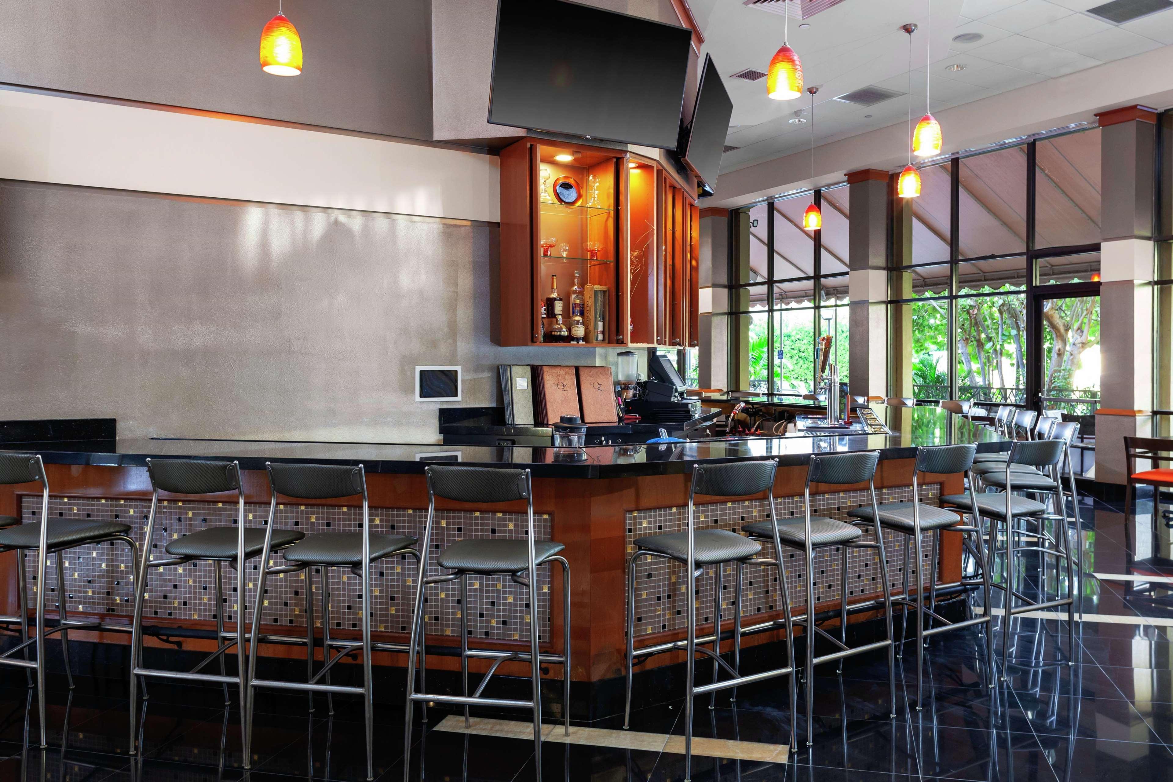 Doubletree By Hilton Palm Beach Gardens Exterior photo