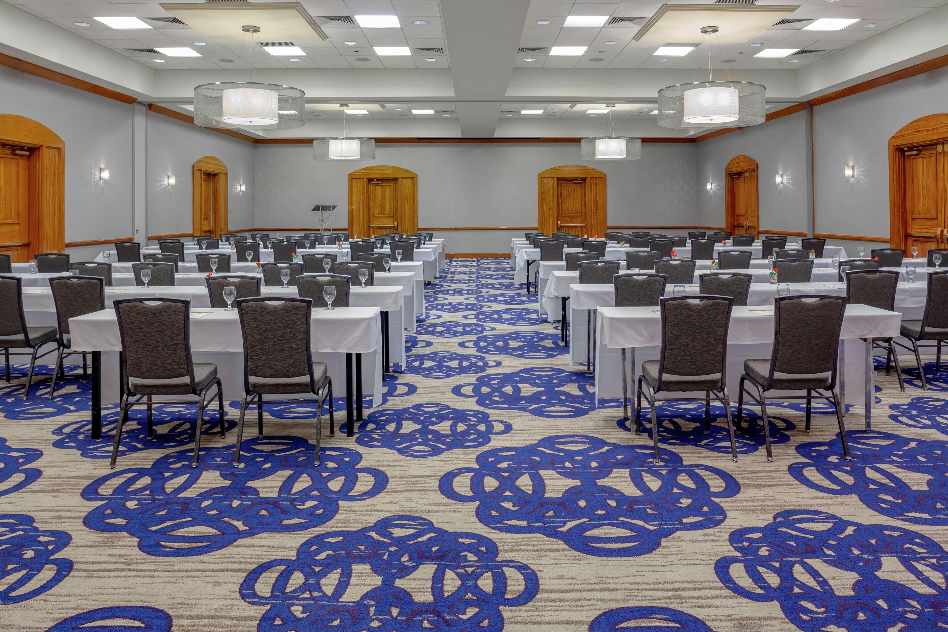 Doubletree By Hilton Palm Beach Gardens Exterior photo