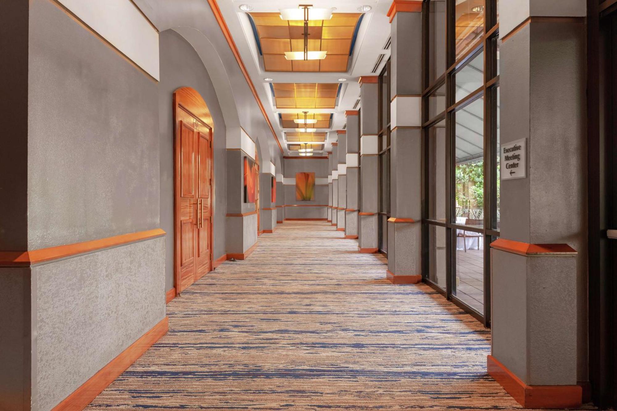 Doubletree By Hilton Palm Beach Gardens Exterior photo