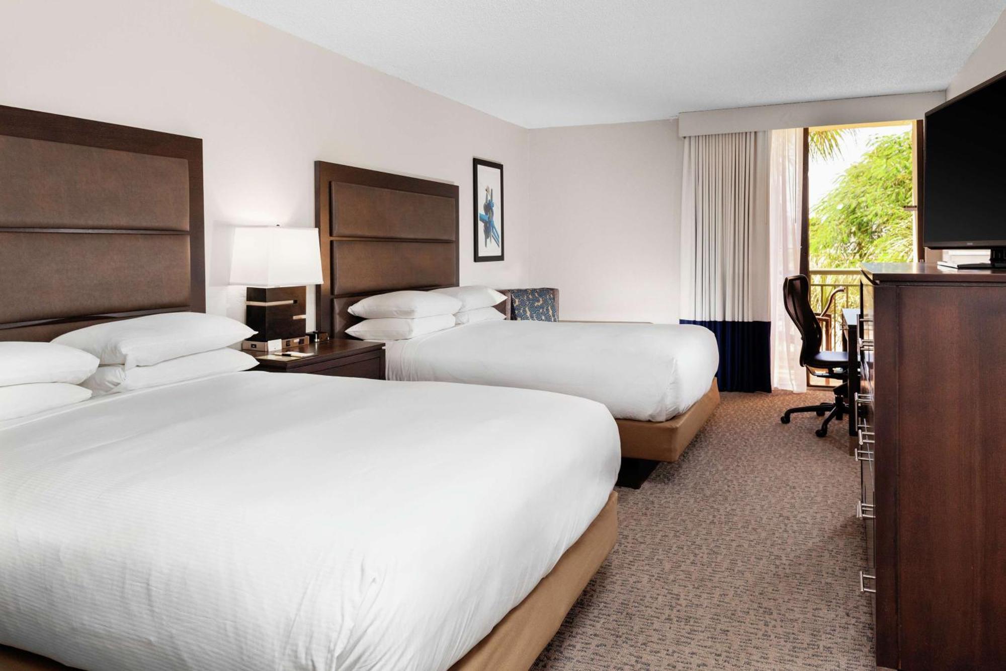 Doubletree By Hilton Palm Beach Gardens Exterior photo