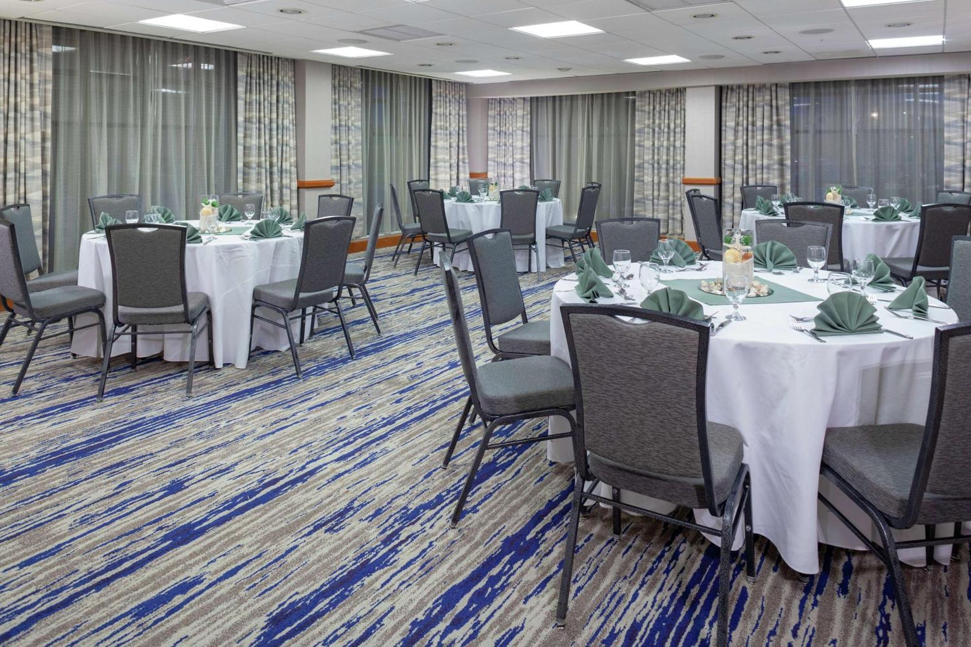Doubletree By Hilton Palm Beach Gardens Exterior photo