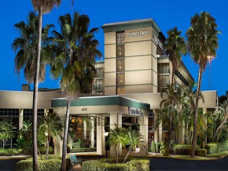 Doubletree By Hilton Palm Beach Gardens Exterior photo