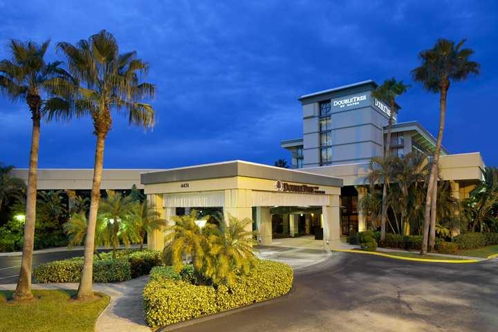Doubletree By Hilton Palm Beach Gardens Exterior photo